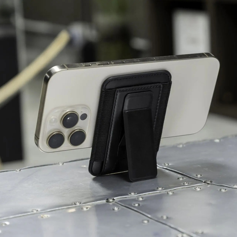 Картхолдер magsafe с подставкой для смартфона «Wally stand», черный